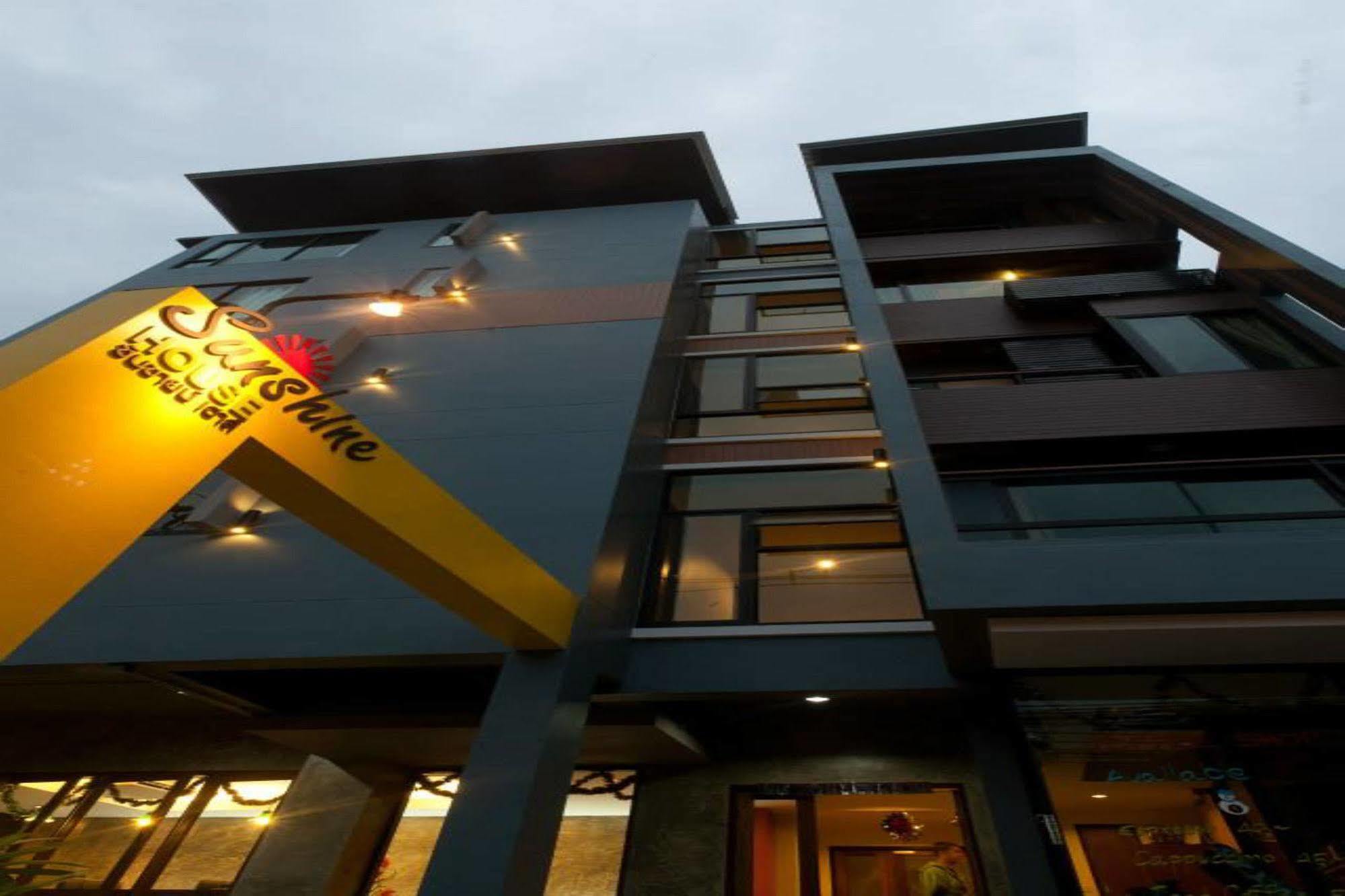 Hotel Oyo 233 Sunshine House Chiang Mai Exterior foto
