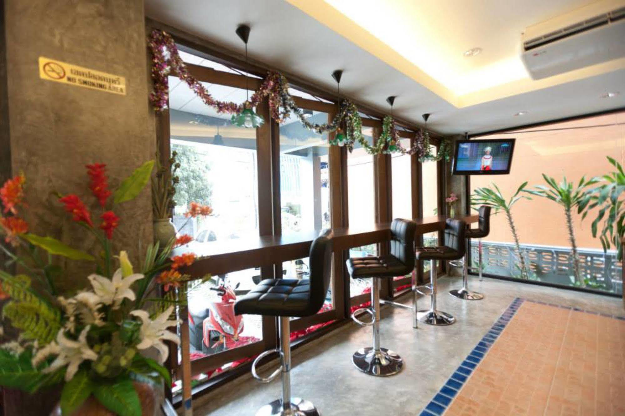 Hotel Oyo 233 Sunshine House Chiang Mai Exterior foto