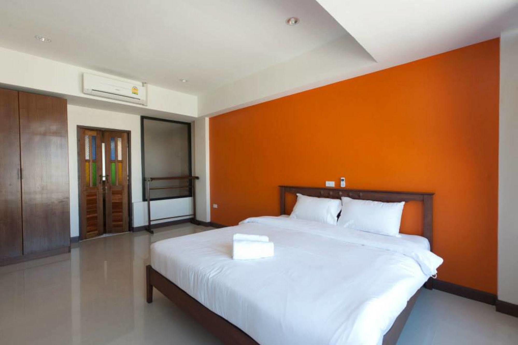 Hotel Oyo 233 Sunshine House Chiang Mai Exterior foto