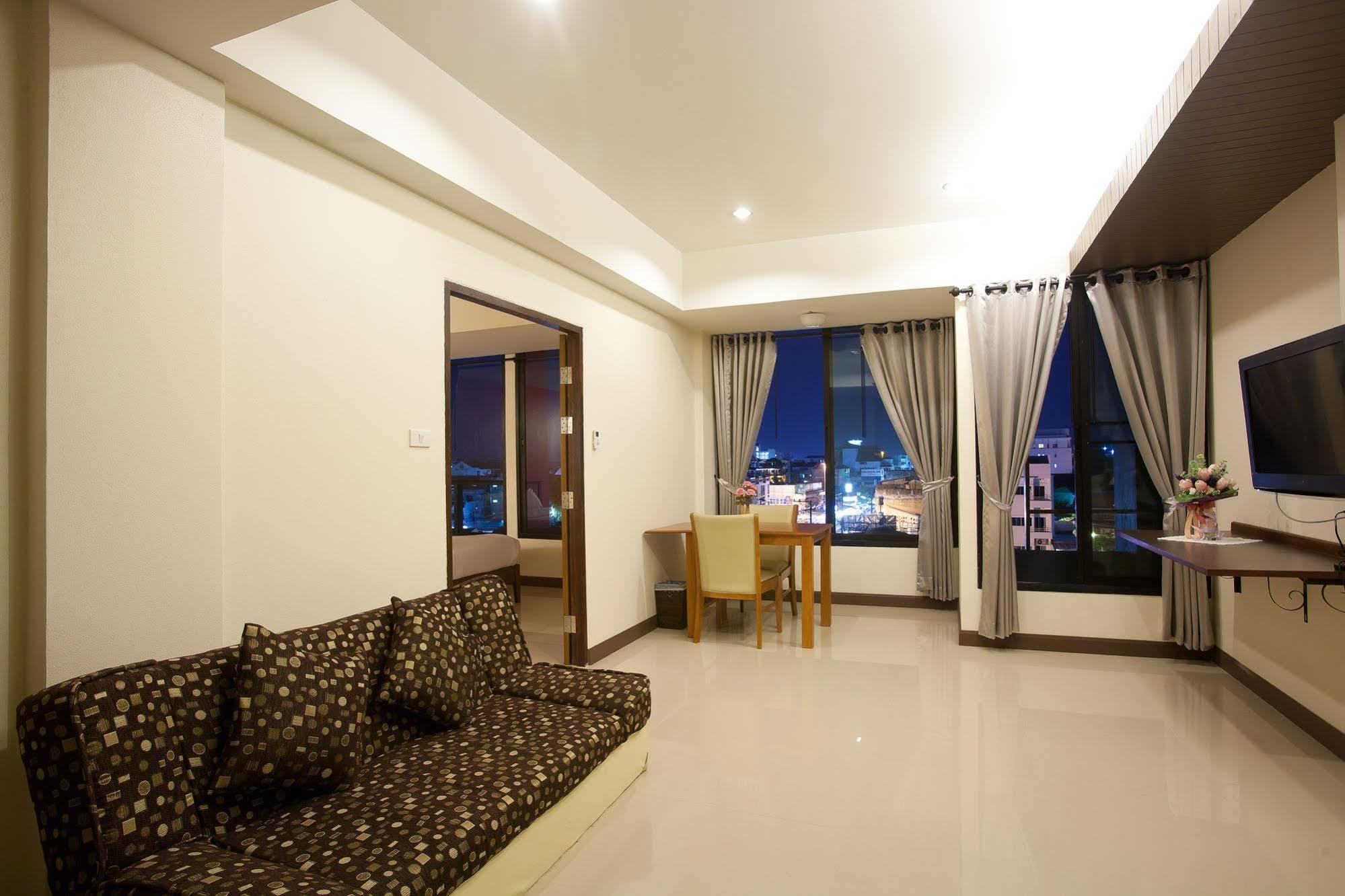 Hotel Oyo 233 Sunshine House Chiang Mai Exterior foto