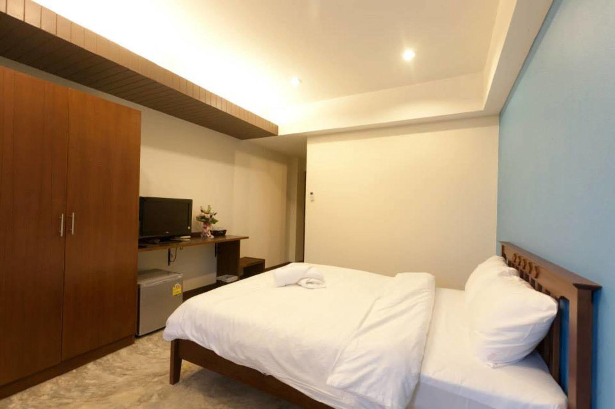 Hotel Oyo 233 Sunshine House Chiang Mai Exterior foto
