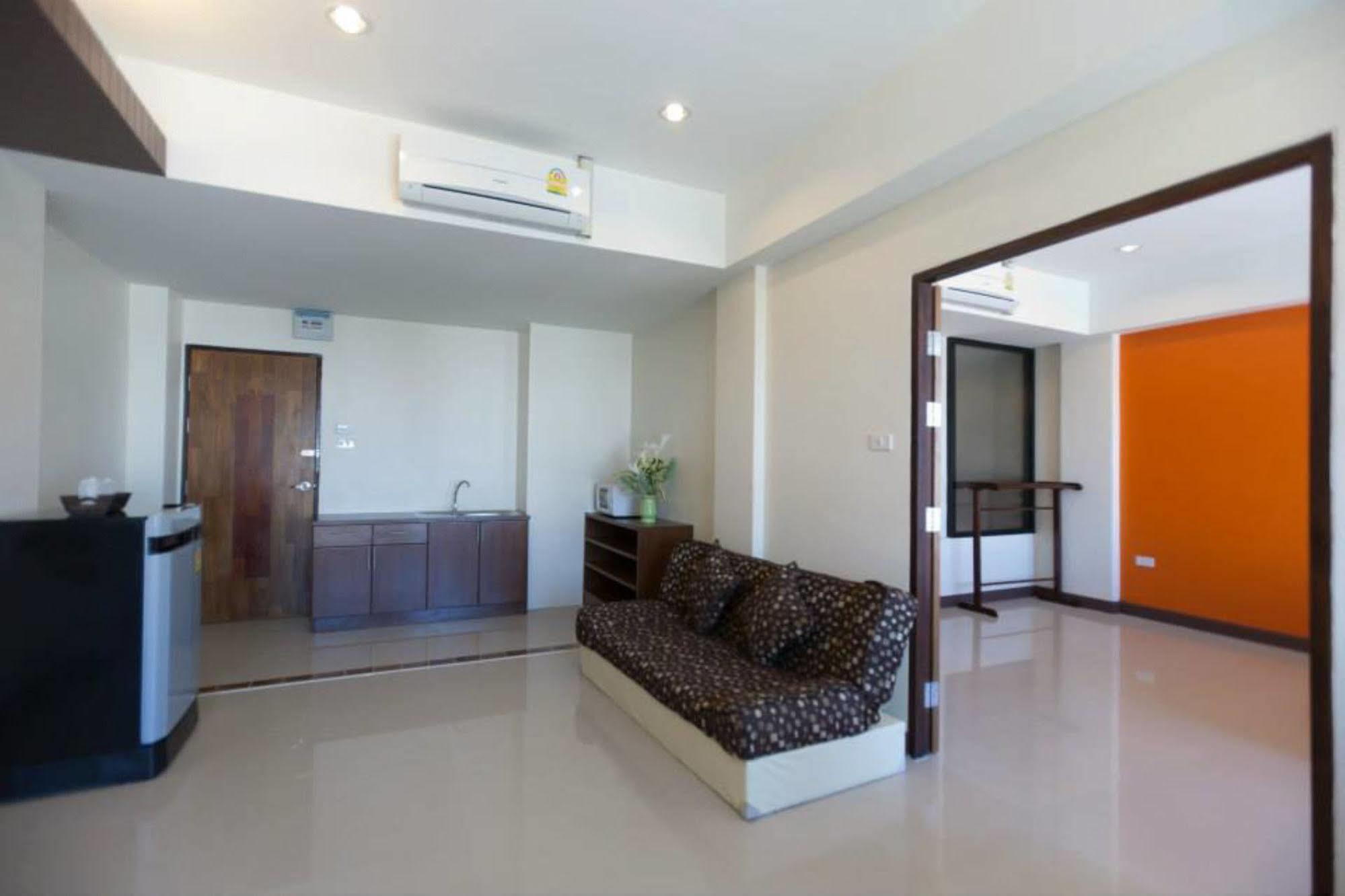 Hotel Oyo 233 Sunshine House Chiang Mai Exterior foto