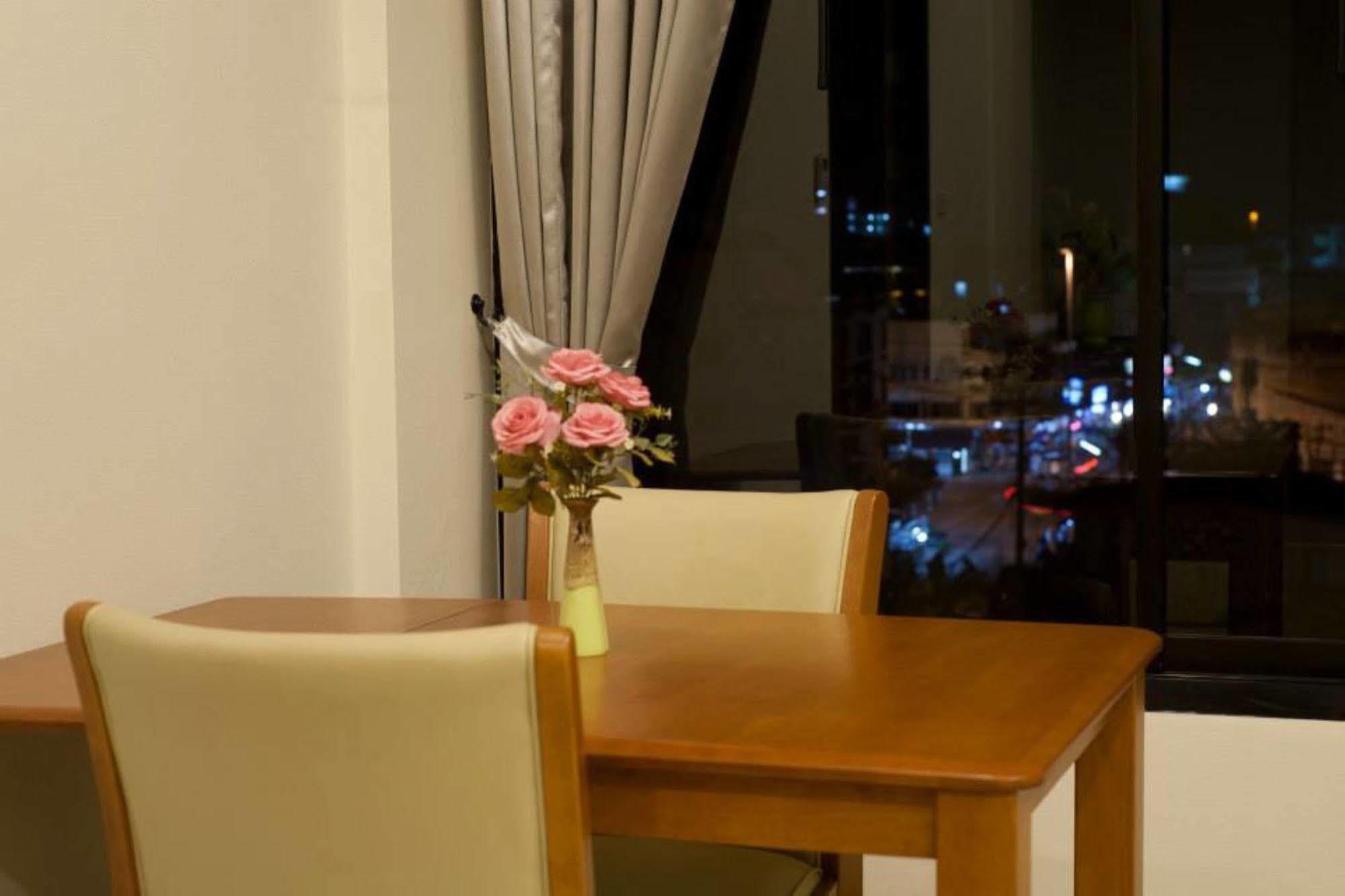 Hotel Oyo 233 Sunshine House Chiang Mai Exterior foto