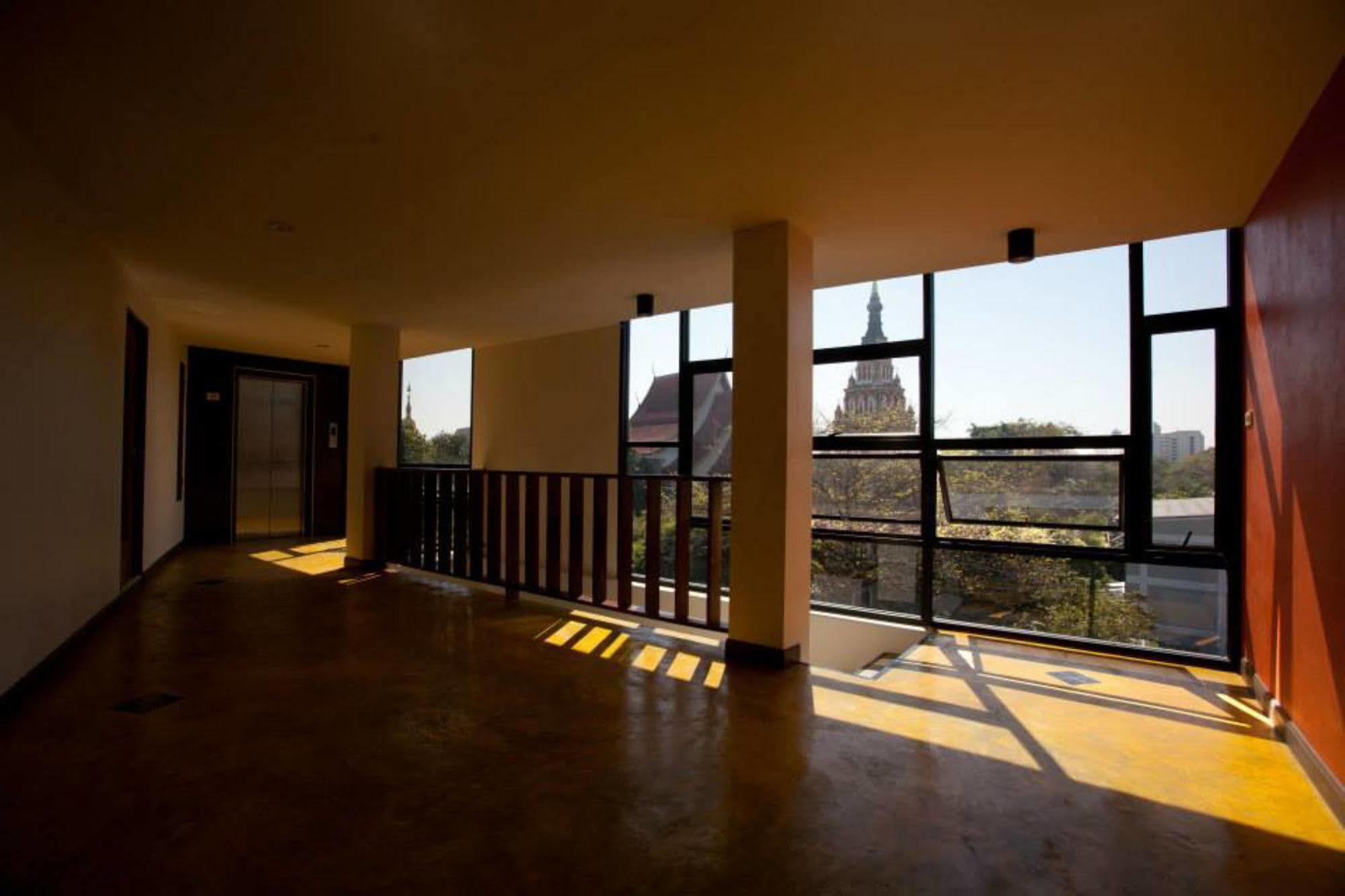 Hotel Oyo 233 Sunshine House Chiang Mai Exterior foto